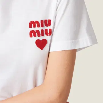 ✨MIU MIU ホワイト Tシャツ ハートモチーフ~ 미우미우 반팔 하트티 화이트 (새상품) | 브랜드 중고거래