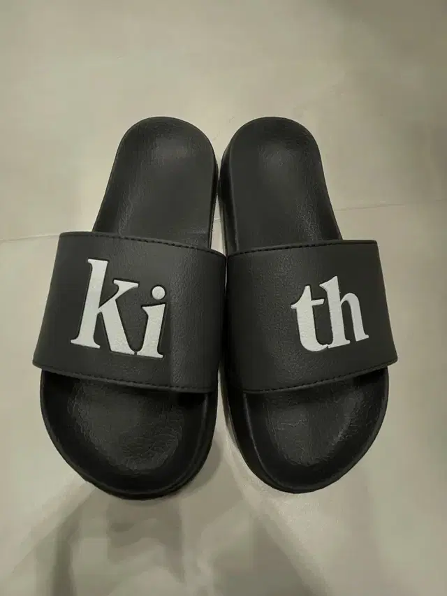 [42 265-270] Kith 키쓰 슬리퍼