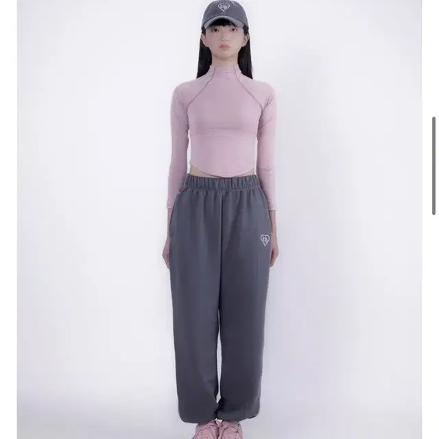 이너뮤지엄 STITCHES TRACK PANTS