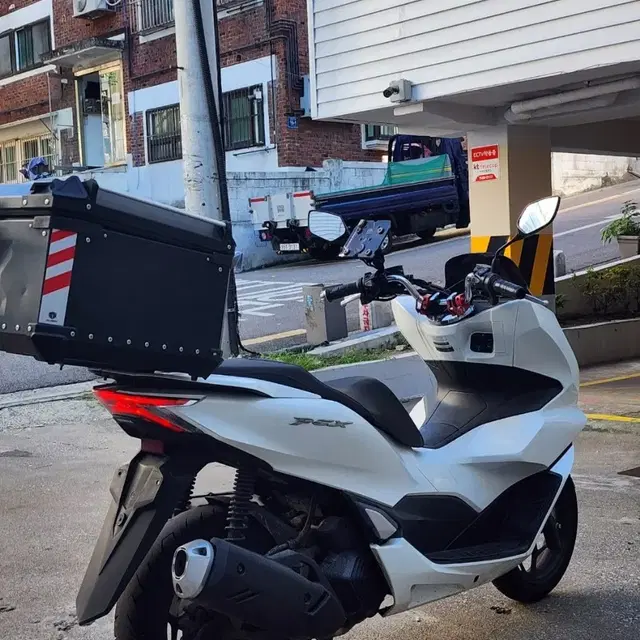 21년식 PCX125 ABS 1만9천 배달세팅 팝니다