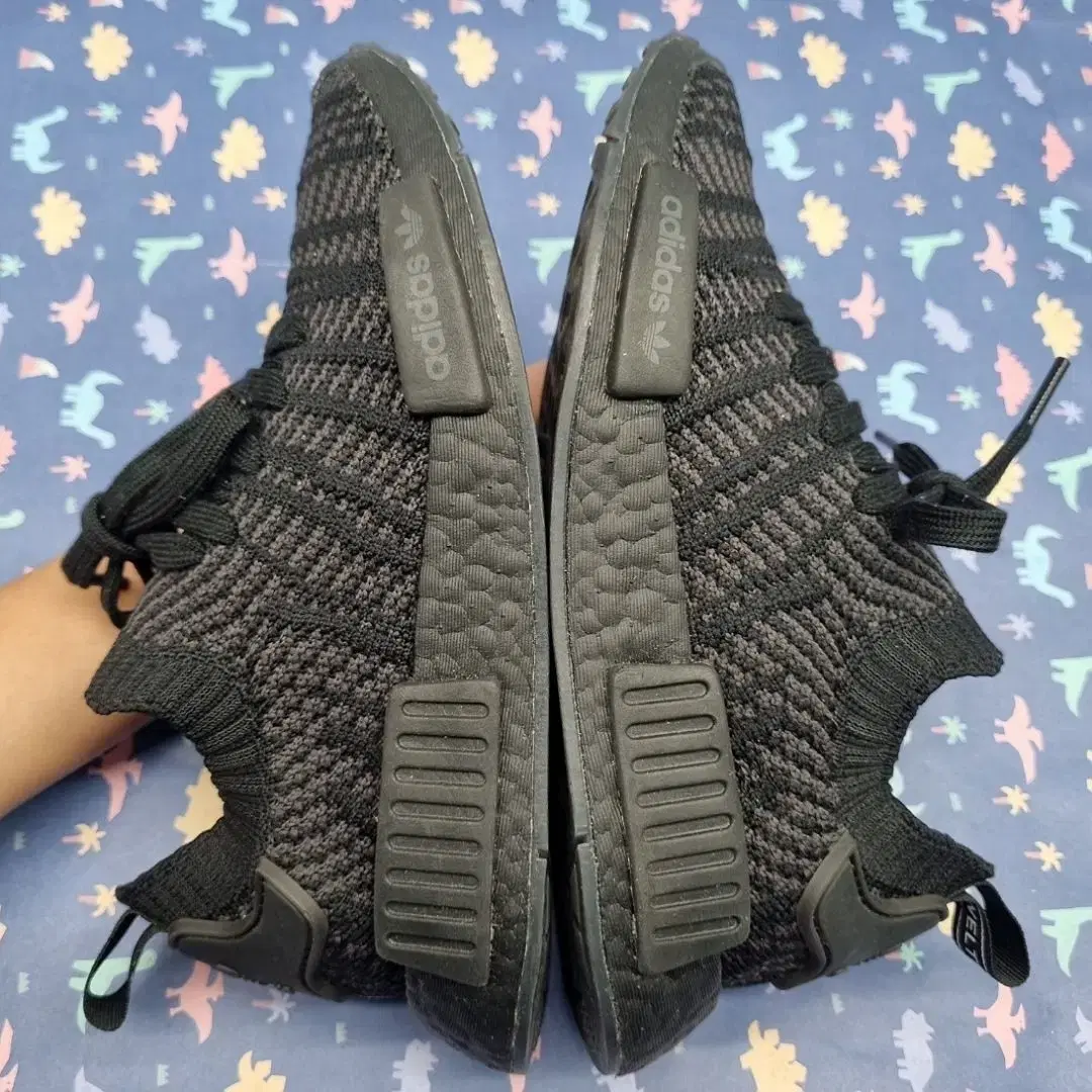 아디다스 NMD R1 운동화220.