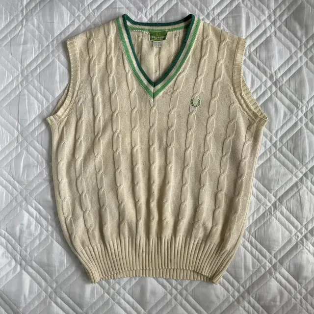 FRED PERRY 90's cable knit vest