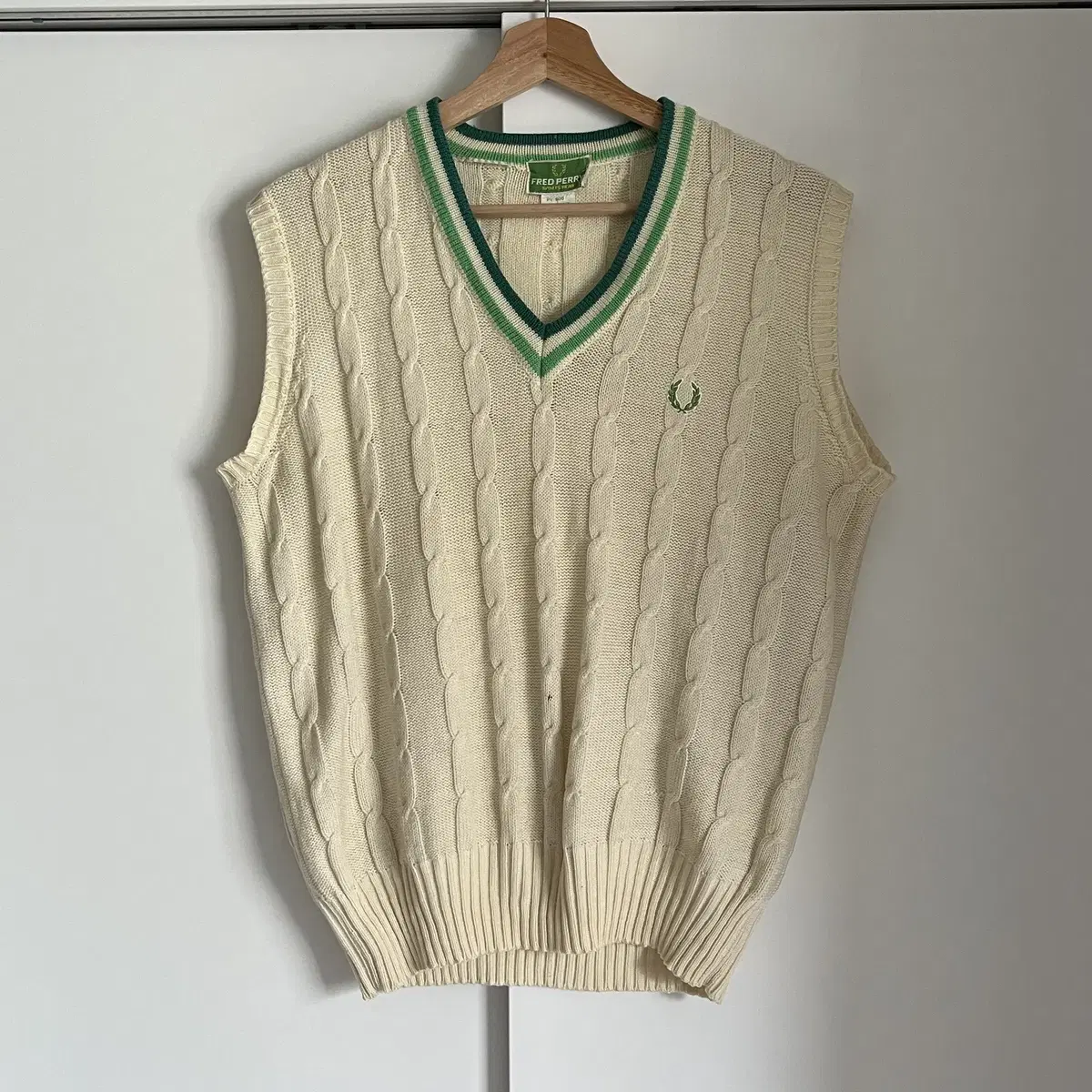 FRED PERRY 90's cable knit vest