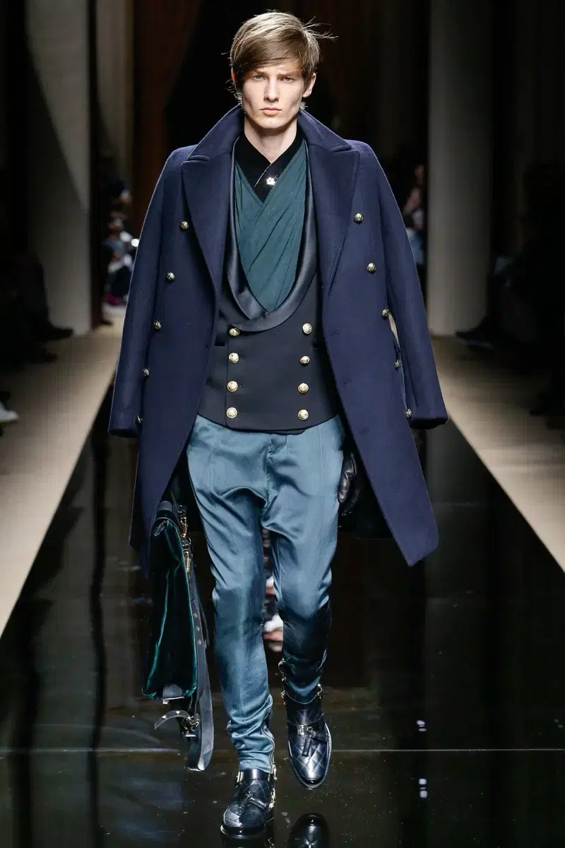 Balmain FW16 Runway Keum Coat 46 Breasted Napoleon Navy Marine