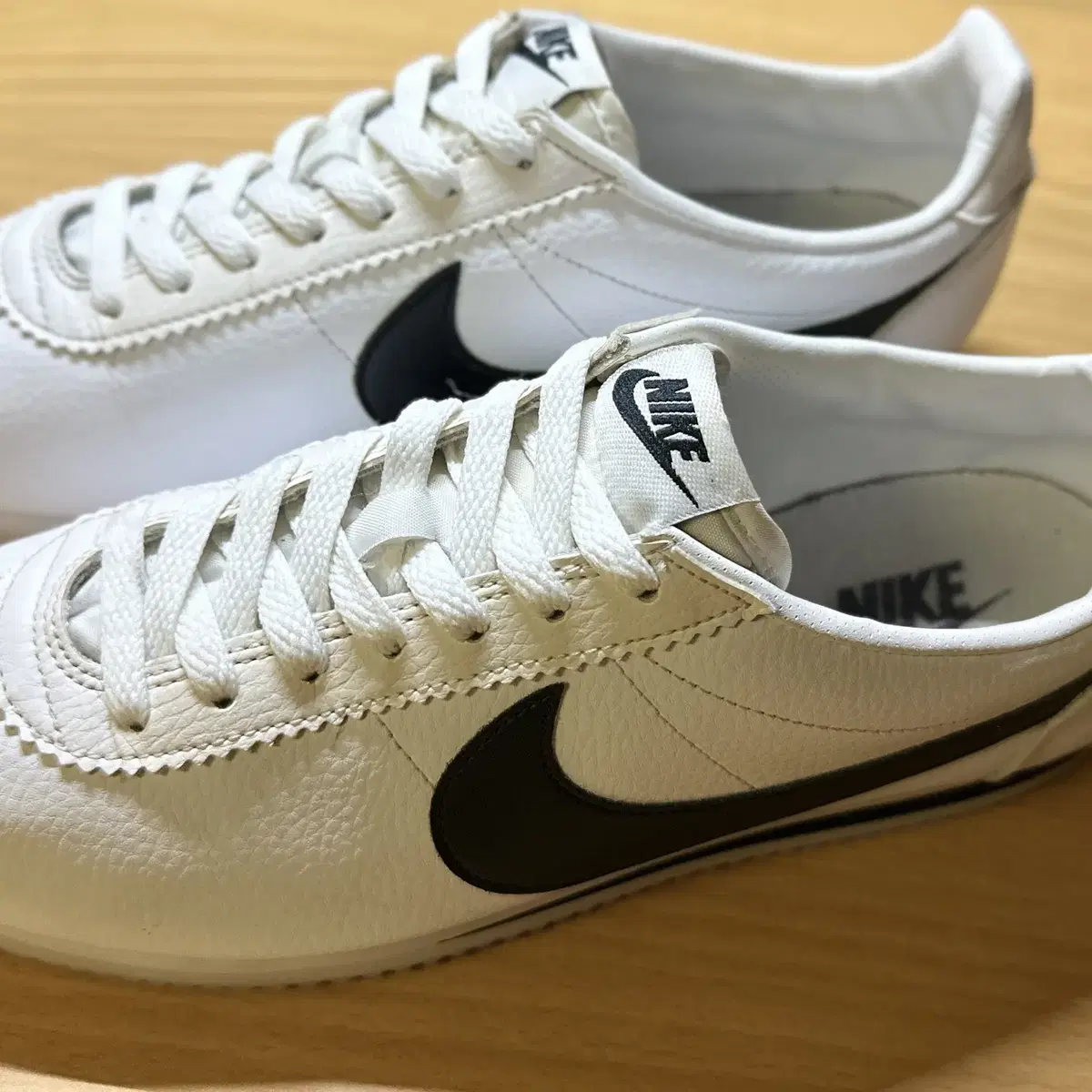 NIKE CLASSIC CORTEZ LEATHER WHITE/BLACK