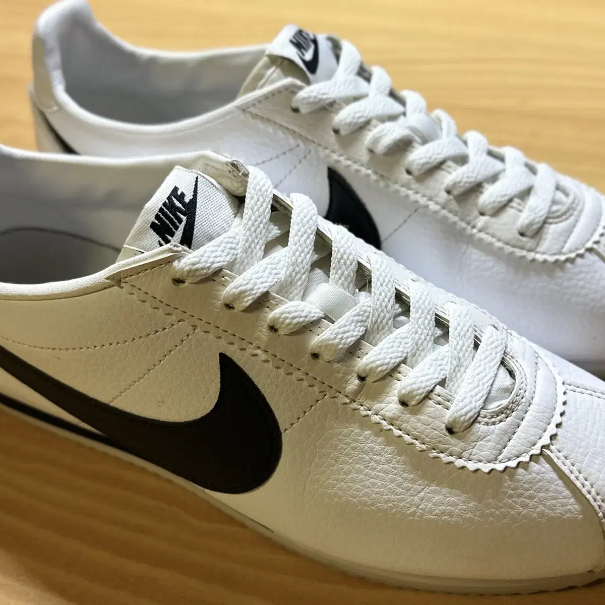 NIKE CLASSIC CORTEZ LEATHER WHITE/BLACK