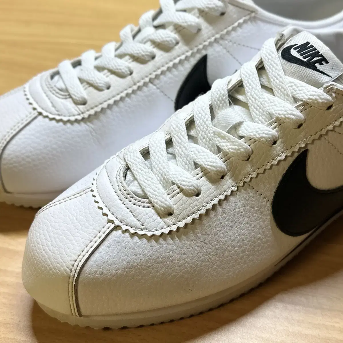 NIKE CLASSIC CORTEZ LEATHER WHITE/BLACK