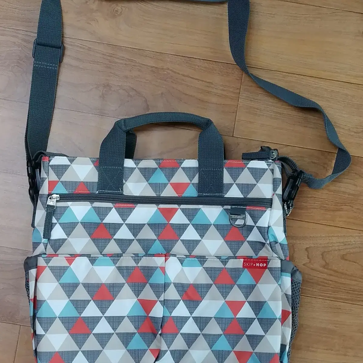 skiphop diaper bag triangle