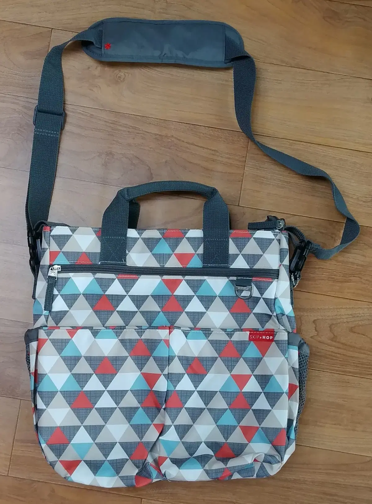 skiphop diaper bag triangle