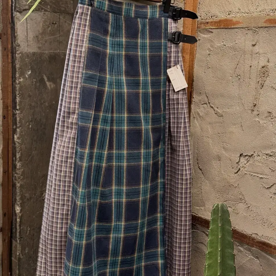 JPN tartan skirt