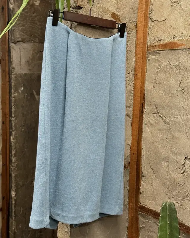 ROSEBUD skyblue midi skirt