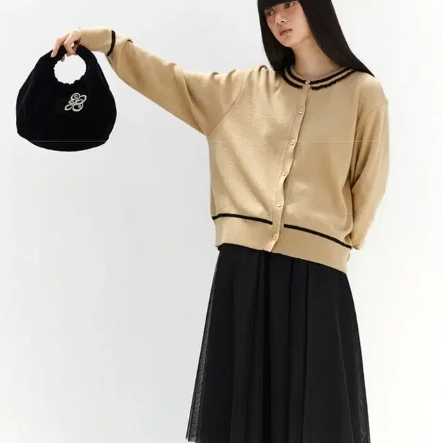 버뮬라 FRILL LINE CARDIGAN (BEIGE)