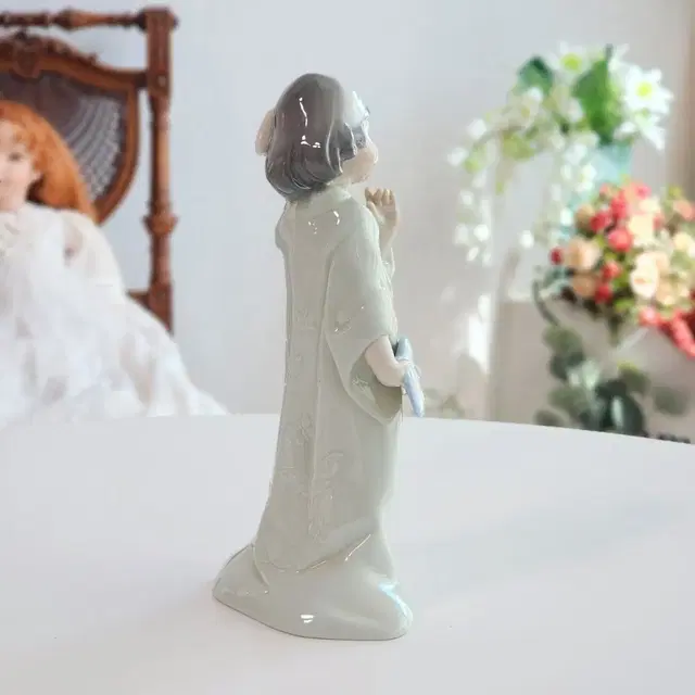 LLADRO NAO 야드로 나오 피겨린 스페인 도자기 인형 부채 소녀