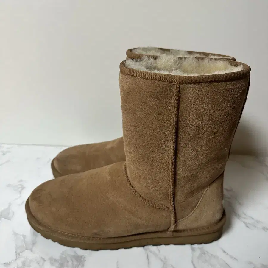 어그(ugg) 클래식숏 M 체스넛컬러 10(280size)