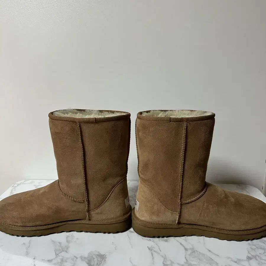 어그(ugg) 클래식숏 M 체스넛컬러 10(280size)