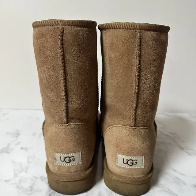 어그(ugg) 클래식숏 M 체스넛컬러 10(280size)