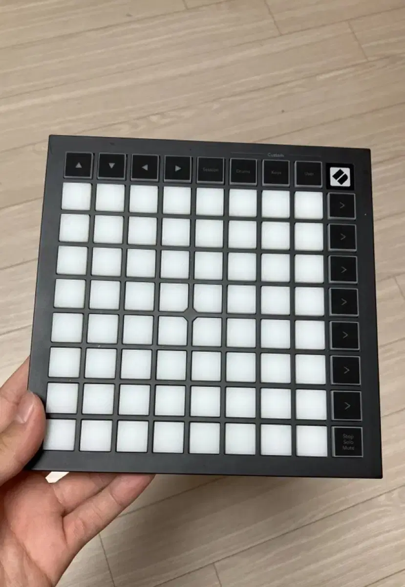 런치패드 미니 | 브랜드 중고거래 플랫폼, 번개장터