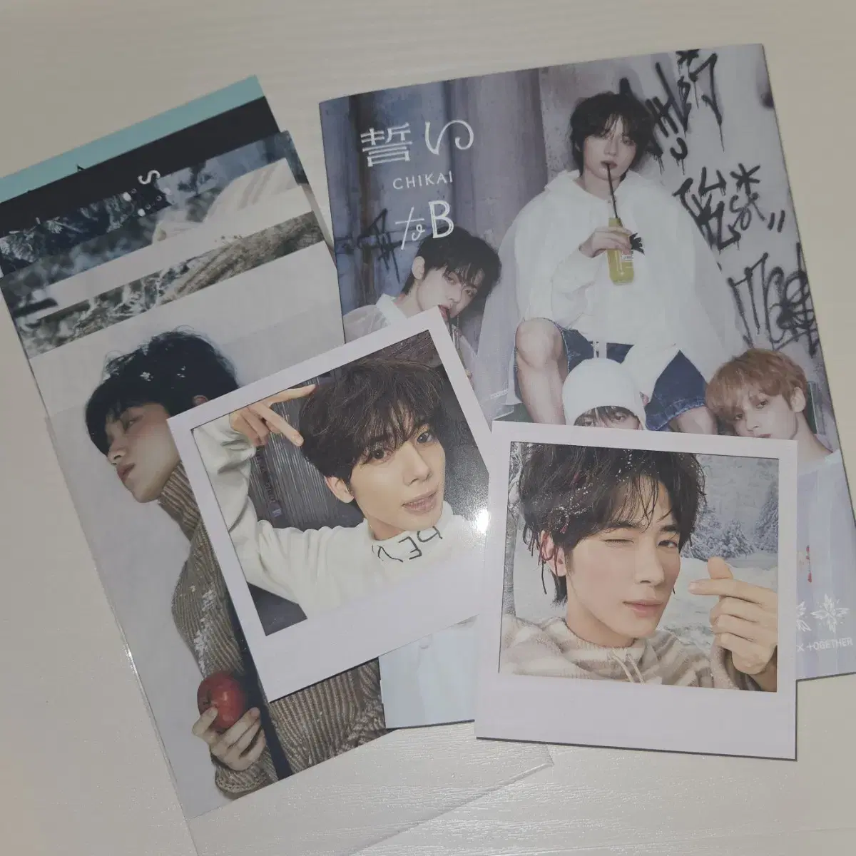 txt taehyun chikai weverse vahn japan photobook polaroid square photocard set