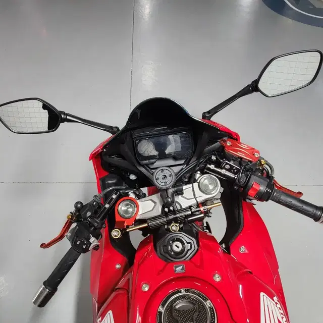 가격인하.20년식 cbr650r 익실풀배기 구변완료.