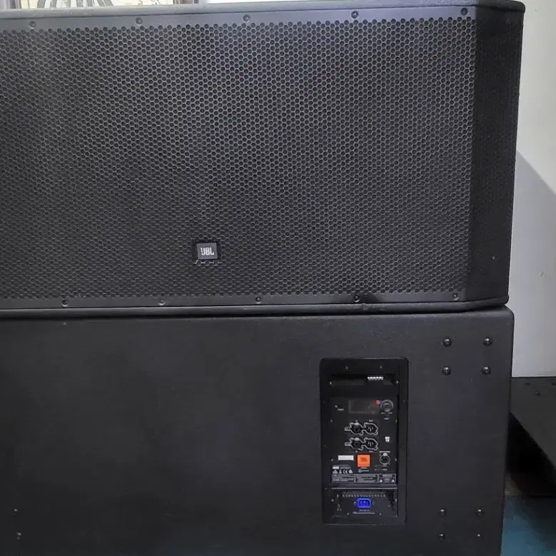 JBL SRX828SP 2000와트  서브우퍼