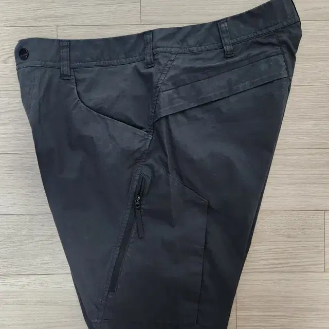 아크테릭스 STOWE Short 9.5" Black  32인치 (SS19