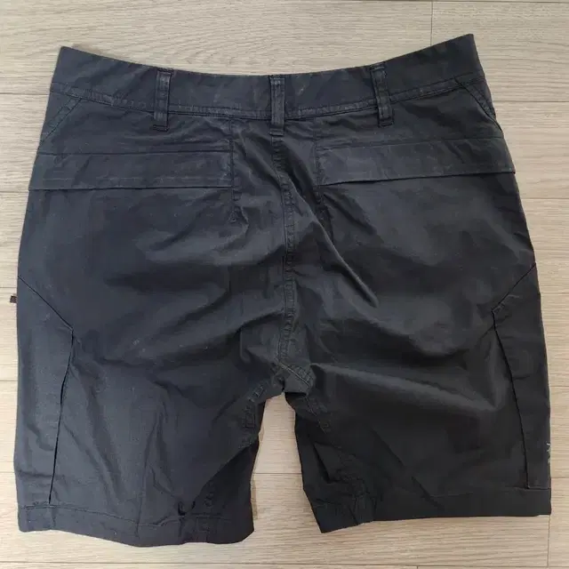 아크테릭스 STOWE Short 9.5" Black  32인치 (SS19