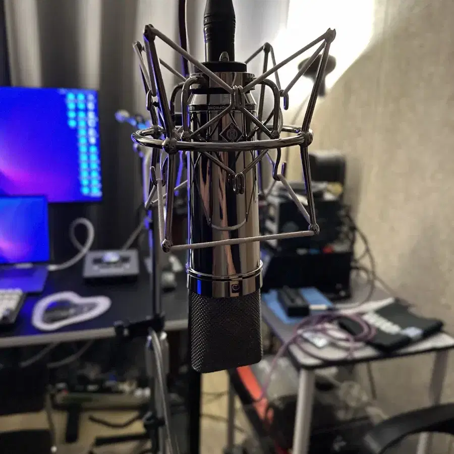 Neumann 노이만 U87 한정판 에디션 판매합니다.