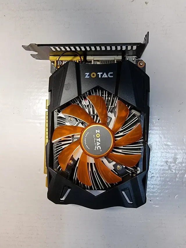 그래픽카드 / ZOTAC  GTX750  Ti  2GB / 무전원