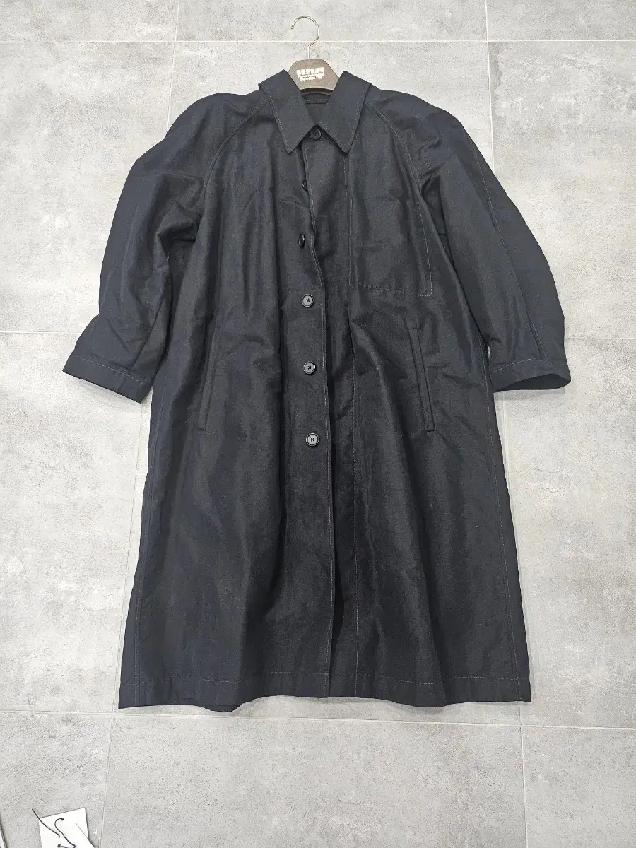 [Lemaire] Lemaire trench coat black in excellent condition