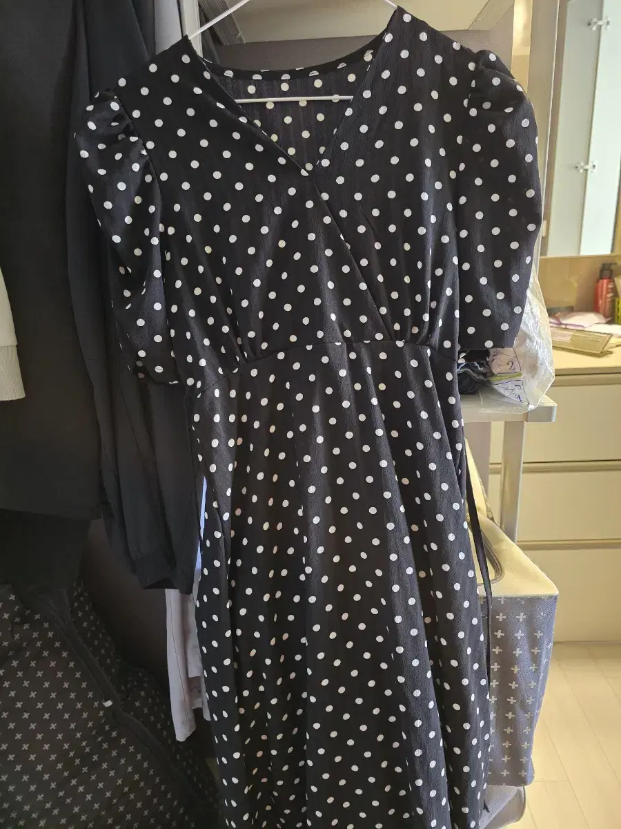 puff sleeve dot one piece