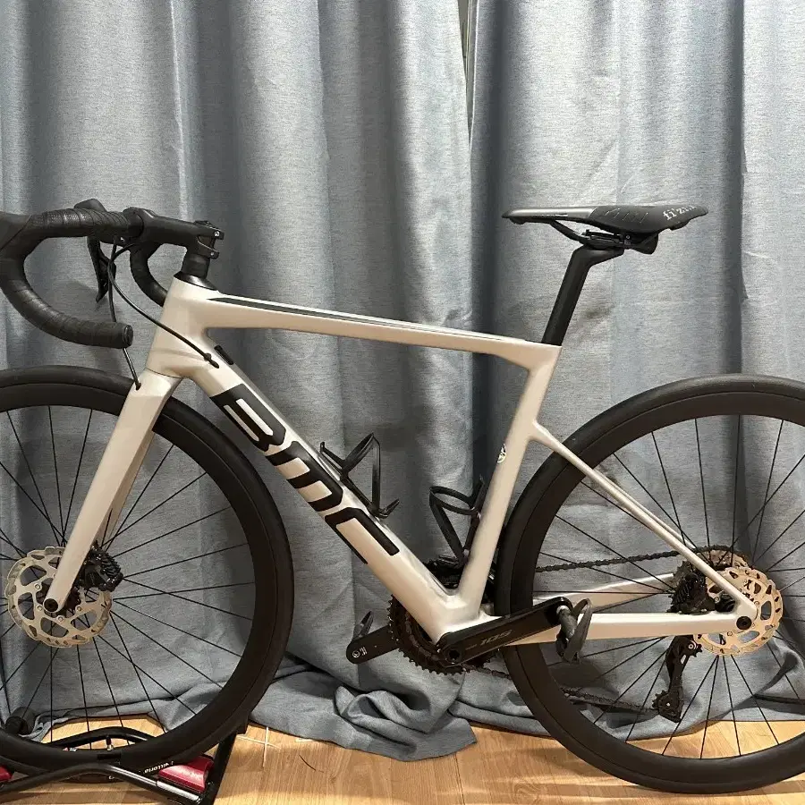 BMC SLR 105전동& 카본휠셋 업글 컨디션 최상 105 클릿 급처