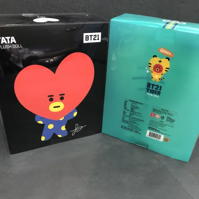 라인프렌즈 BT21  타타 스탠딩 인형 2개 일괄