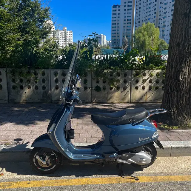 베스파 Lx125 아비오블루 2020년식 판매합니다 69@@km