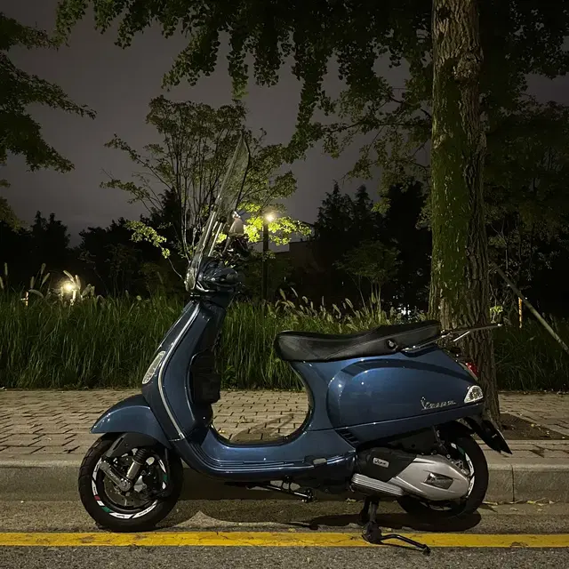 베스파 Lx125 아비오블루 2020년식 판매합니다 69@@km