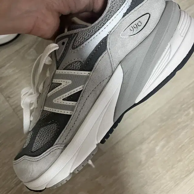 운동화265 뉴발란스990v6