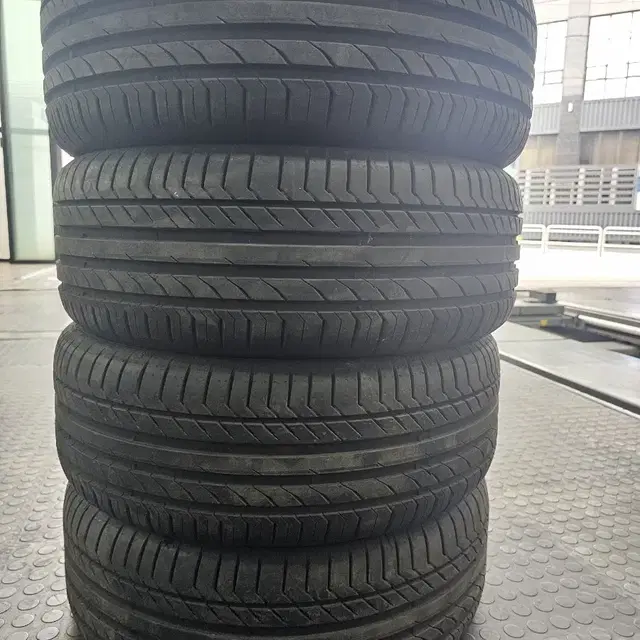 225/50R17 콘티넨탈 타이어 1대분