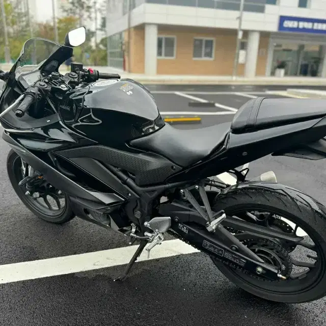 야마하 yzf r3 23년식 1인신조 판매합니다