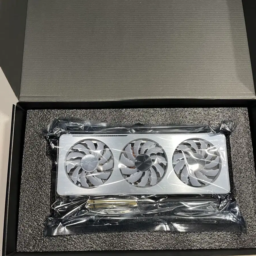 기가바이트 RTX3060Ti 그래픽카드 판매합니다