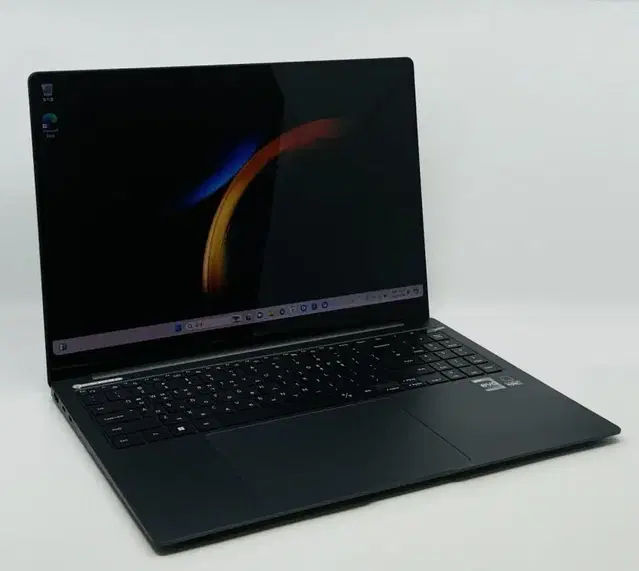 삼성 갤럭시북3 프로 NT960XFG-KP71G SSD 512GB I7