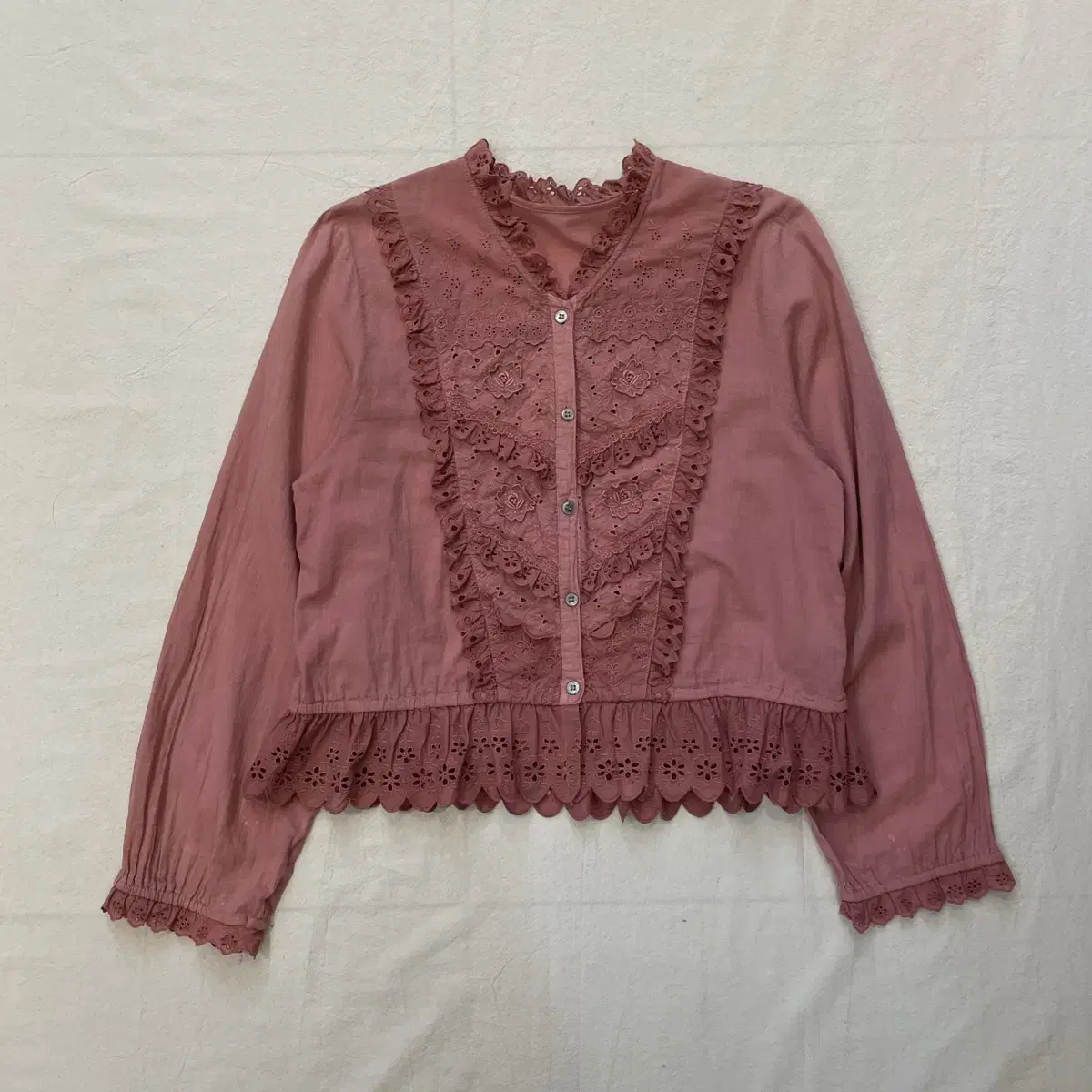 Mori Girl's Sensitive Frill Blouse (Video Available)