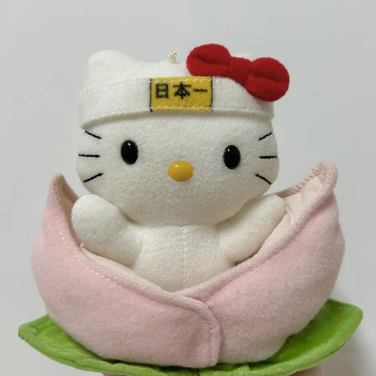 Classic) 2002 Hello Kitty peach dongle doll keyring