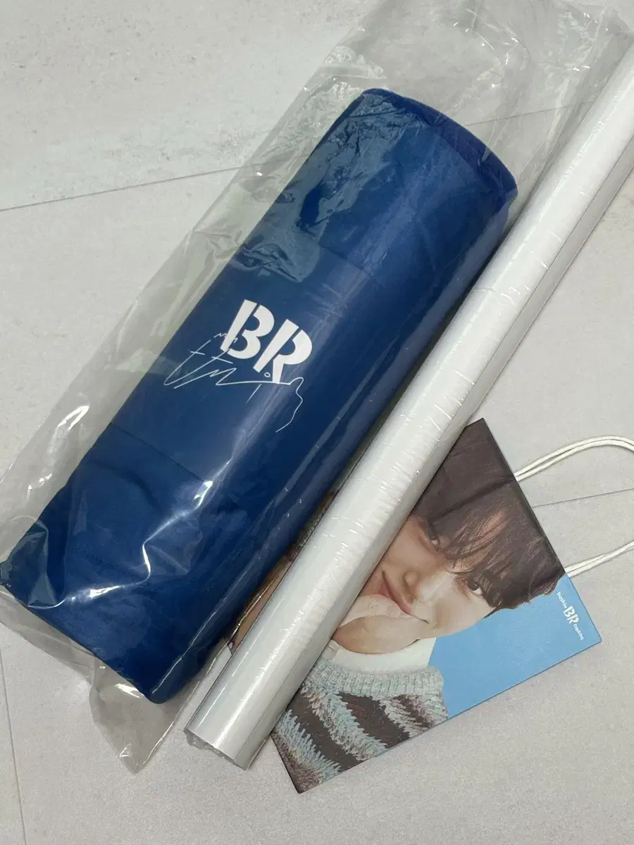 Wooseok Byun Vera Blanket + Poster bulk Disposal (Vera Blanket)