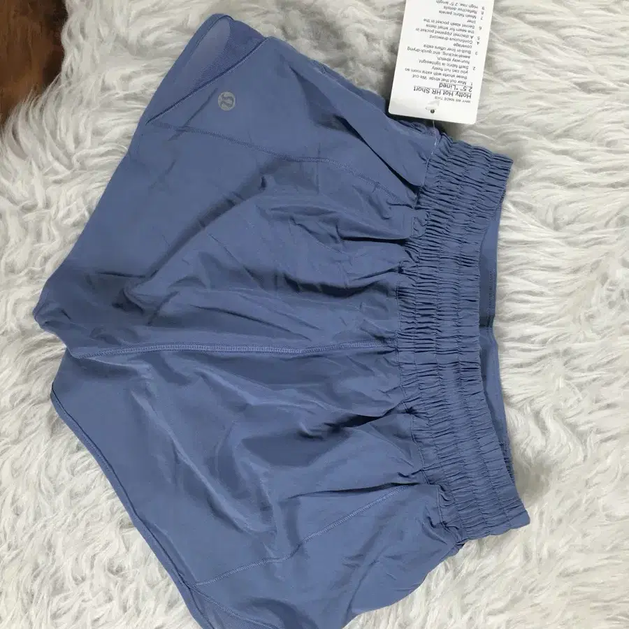 (새상품)룰루레몬 밴딩반바지 Hotty Hot Lined Short