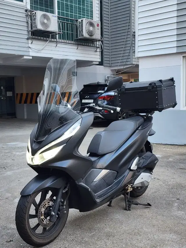 혼다 PCX125 19년식 더뉴 판매합니다