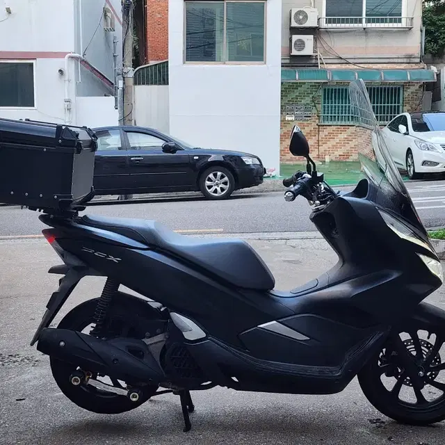 혼다 PCX125 19년식 더뉴 판매합니다