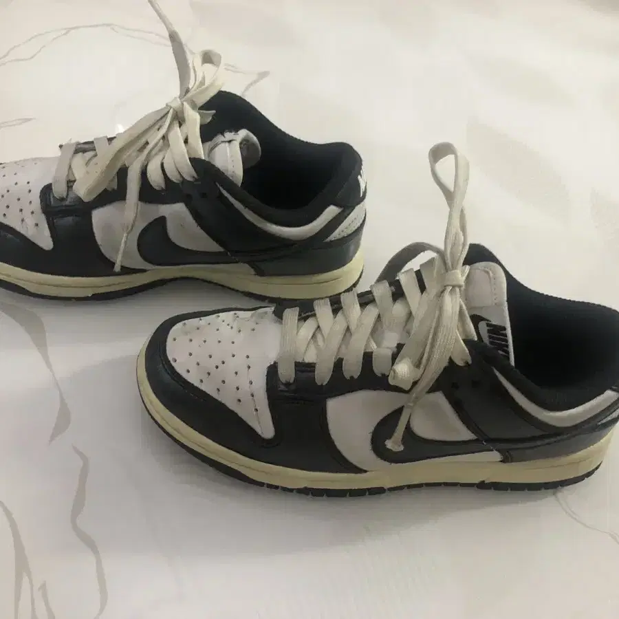 나이키 운동화 220(Nike Dunk Low Retro Black)