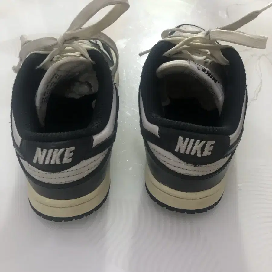 나이키 운동화 220(Nike Dunk Low Retro Black)