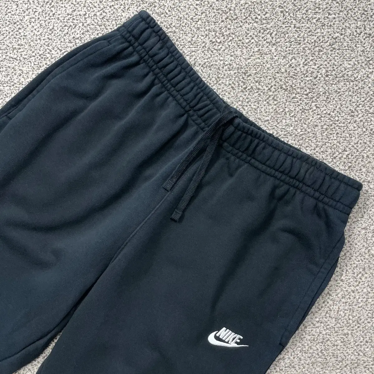 Nike Black Training Jogger Pants L .240924