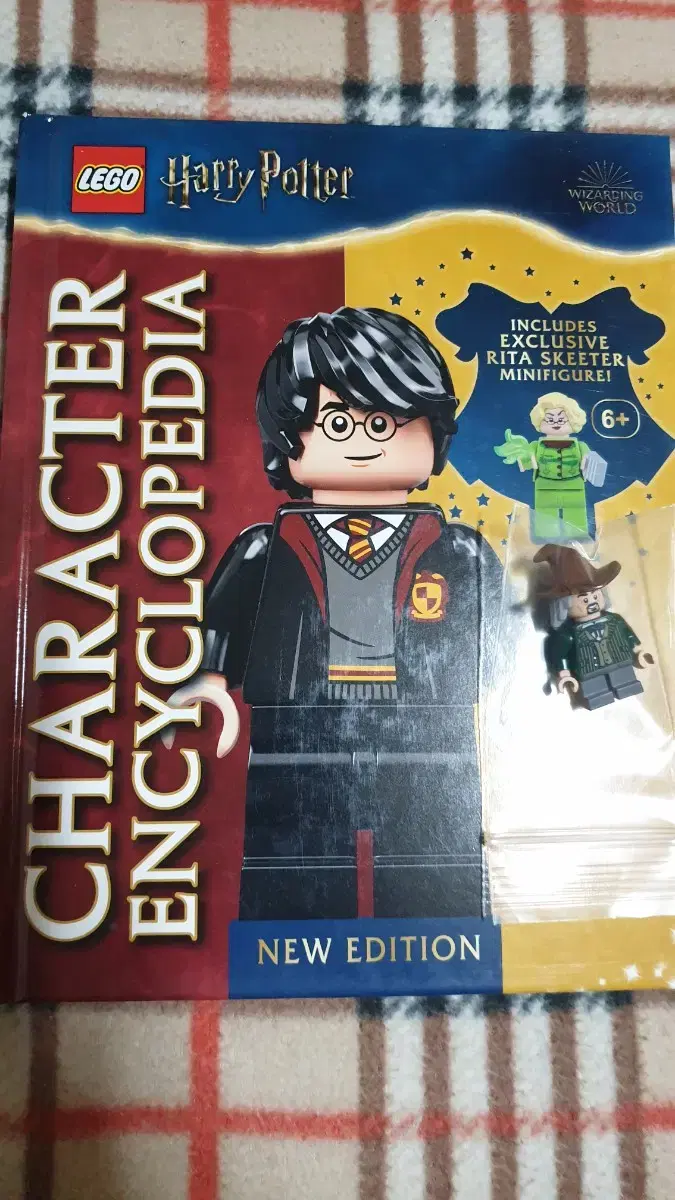 LEGO Harry Potter Dictionary (Reporter Rita Skeeter + LEGO 75978 Photographer New)