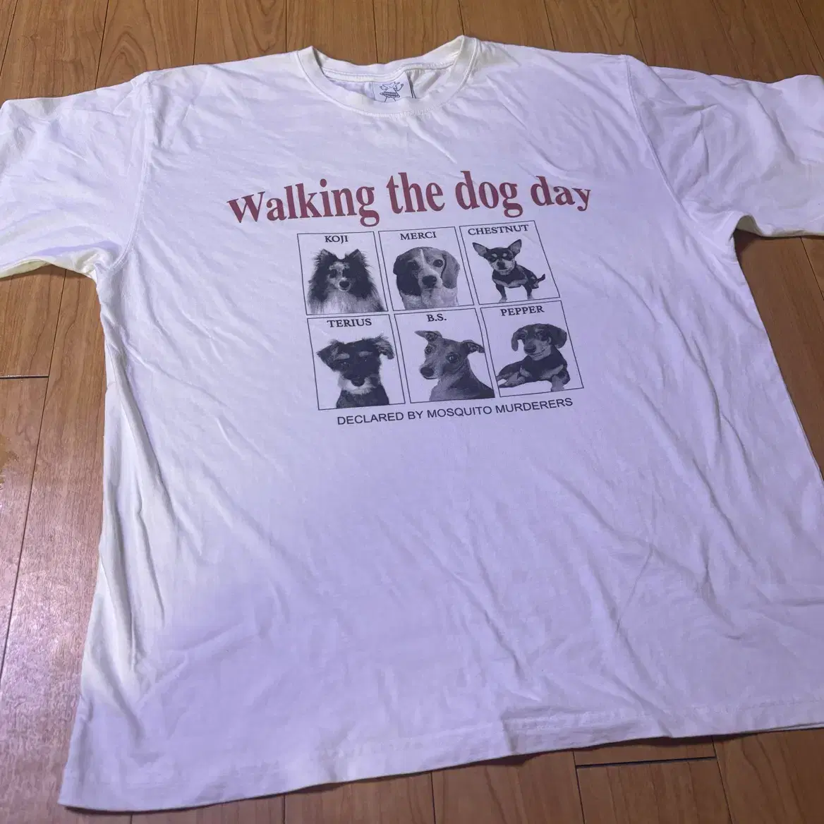 모스키토 머더러스 Walking the dog day T-SHIRT